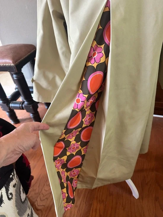 Celia B Carmesí Trench Coat SOLD OUT Floral Button Detail Size Small - Picture 7 of 8